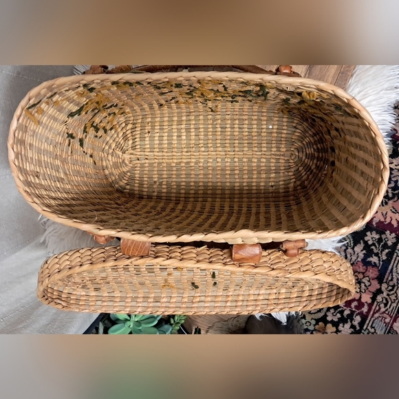 Handwoven Picnic Basket - Picture 4 of 8